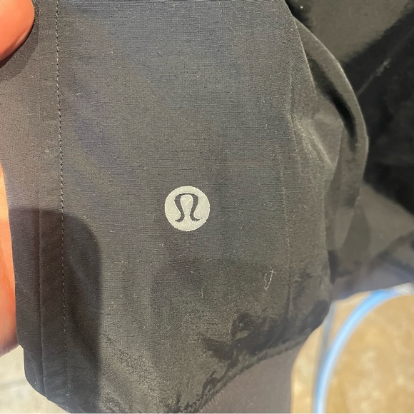 Large Lululemon Black Rain Jacket - Picture 3 of 3